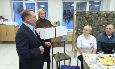 Айдар Метшин поздравил нижнекамских волонтёров с наступающим Новым годом - телеканал НТР 24