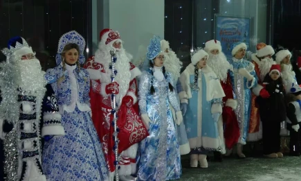 В Нижнекамске прошёл фестиваль Дедов Морозов - телеканал НТР 24