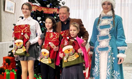 В Нижнекамске депутат Госдумы исполнил желания детей в рамках «Ёлки желаний» - НТР 24