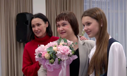 Суперфиналистка «Голос. Дети» Арина Кияшко встретилась со своим педагогом - НТР 24