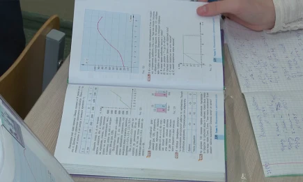 Родители российских школьников заметили платные услуги в электронных дневниках - телеканал НТР 24