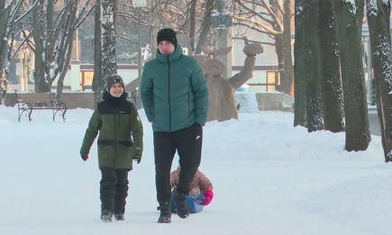 Зимние прогулки укрепляют иммунитет и развивают детей — Роспотребнадзор - телеканал НТР 24