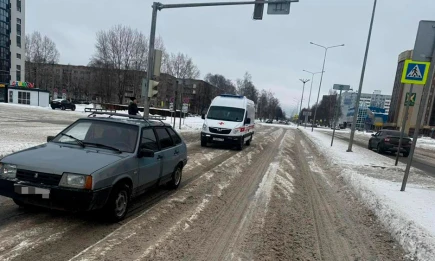 В Нижнекамске на «зебре» пострадала девушка, переходившая дорогу на красный свет - телеканал НТР 24