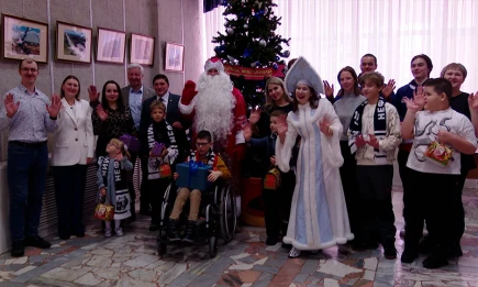 Радмир Беляев исполнил желания детей в рамках «Ёлки желаний» - телеканал НТР 24