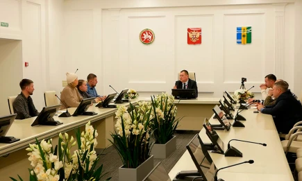 В мэрии Нижнекамска прошла встреча с активистами СНТ «Строитель» - телеканал НТР 24