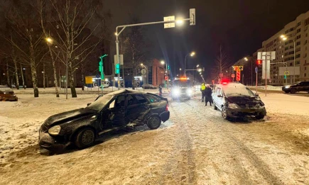 В Нижнекамске водитель с двухмесячным стажем попал в ДТП на перекрёстке - телеканал НТР 24