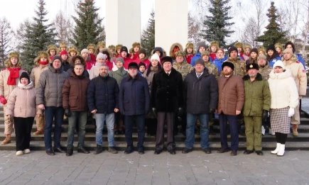 В День Героев Отечества нижнекамцы возложили цветы к Вечному огню - НТР 24