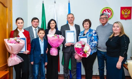 Радмир Беляев поздравил Арину Кияшко с успехом на «Голос. Дети» - телеканал НТР 24