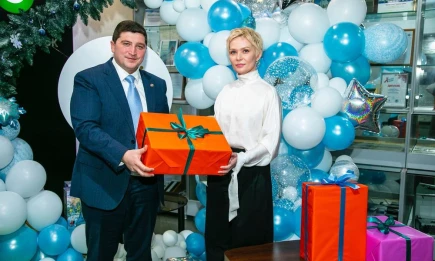 Мэр Нижнекамска принял участие в новогодней акции «Стань Дед Морозом!» - телеканал НТР 24