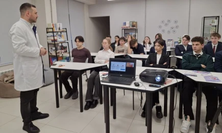 В Нижнекамске врач прочитал школьникам лекцию о ВИЧ - НТР 24