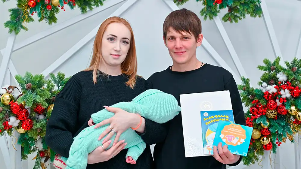 Николай и Виорика Крапоткины и их сын Вячеслав из Нижнекамска