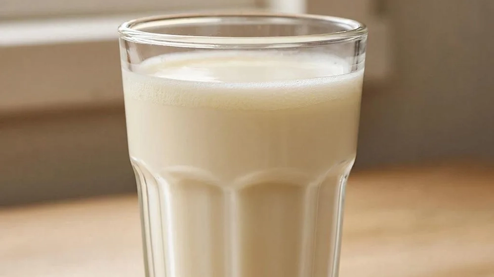 Стакан свежего молока