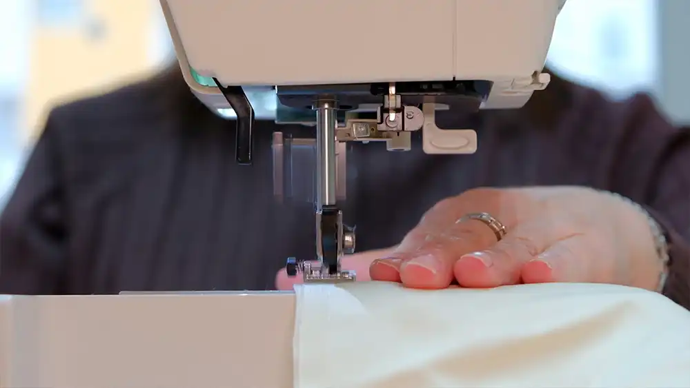 Швейная машинка для группы «Добрые сердца» в Нижнекамске