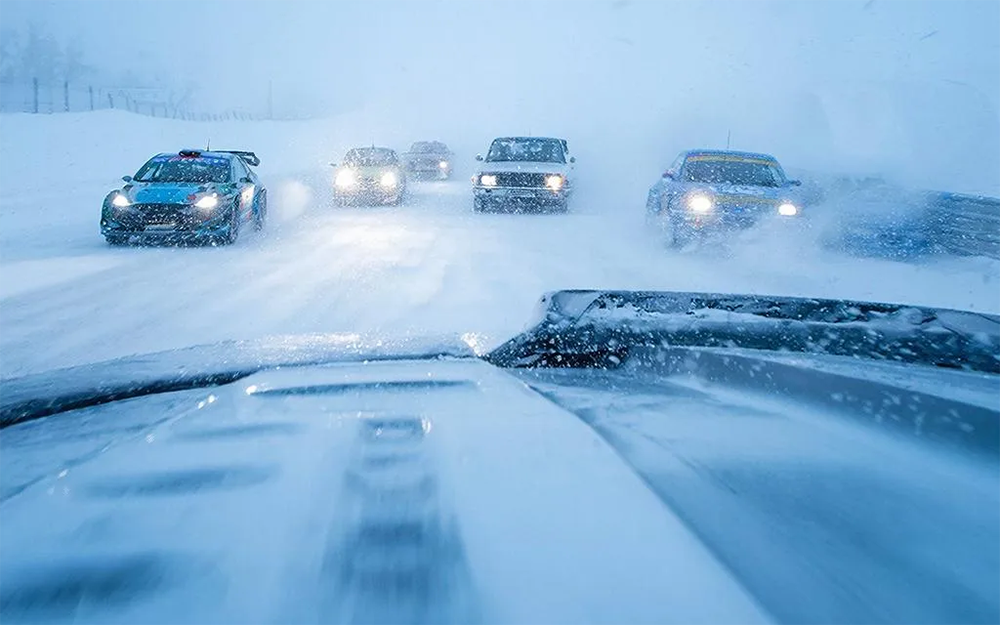 Метель на трассе