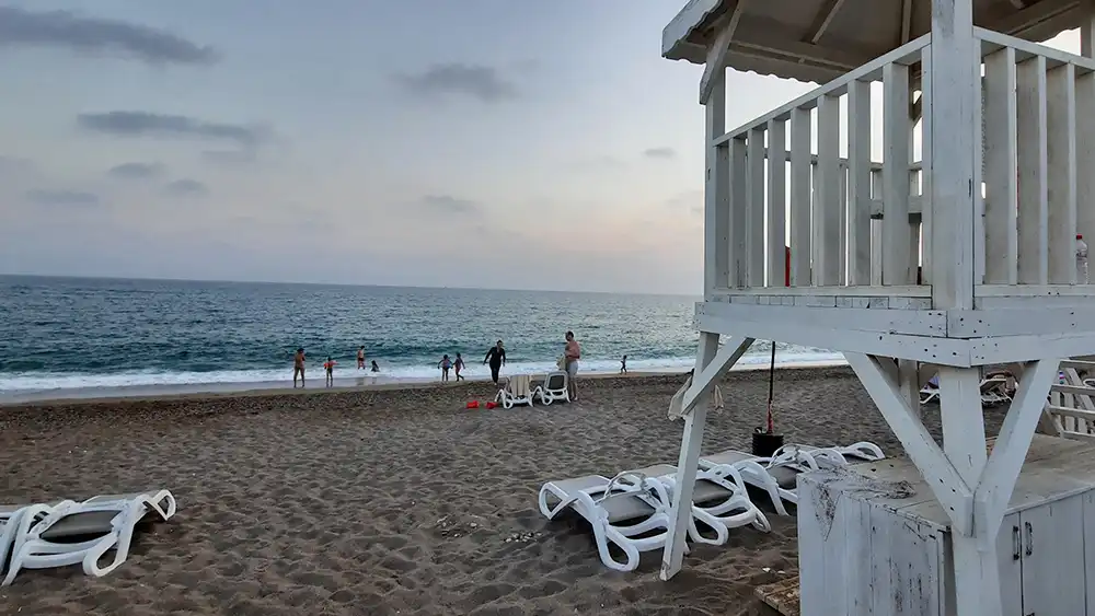 Пляж на крорте