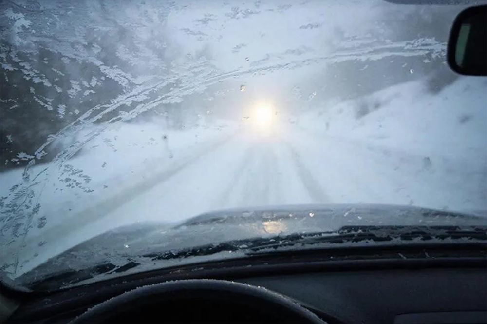 Метель на трассе