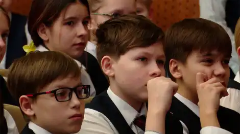 Чтобы память жила: акция «Марш памяти» снова объединила школьников в Нижнекамске - телеканал НТР 24