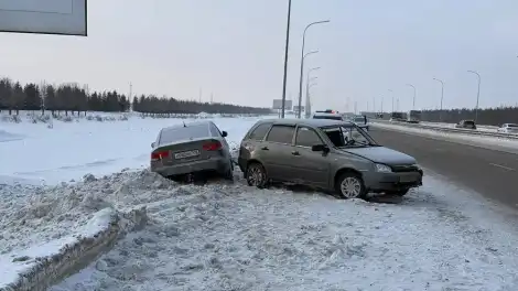 Два автомобиля столкнулись на трассе в Татарстане из-за нарушения ПДД - телеканал НТР 24