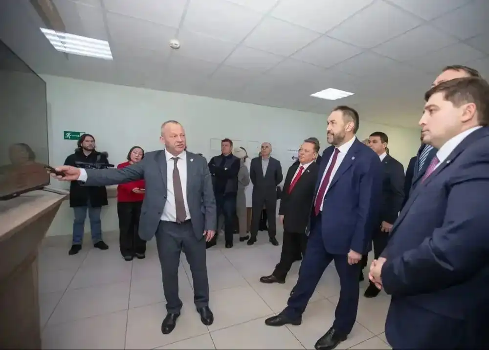 Премьер-министр Татарстана Алексей Песошин в Центре амбулаторной онкологической помощи в Нижнекамске