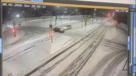 В Нижнекамске водитель пролетел на «красный» и устроил ДТП на перекрёстке - телеканал НТР 24