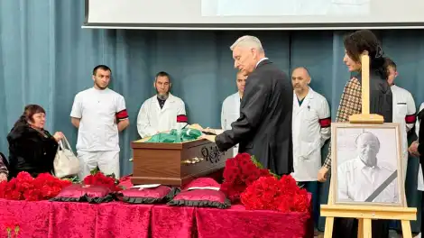 В Нижнекамске простились с легендарным хирургом Идрисом Валитовым - телеканал НТР 24