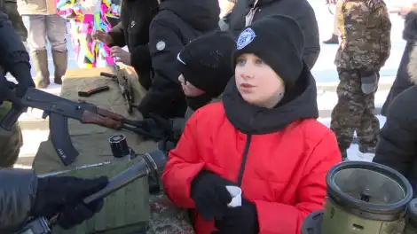 В микрорайонах №№ 12 и 13 прошёл праздник в честь защитников Отечества - телеканал НТР 24