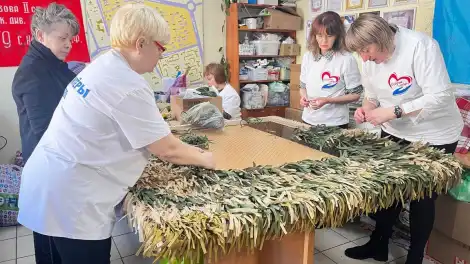 Нижнекамские волонтёры начали изготавливать маскировочные костюмы для солдат