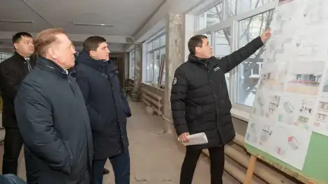 Радмир Беляев и Айдар Метшин ознакомились с ходом капремонта школ Нижнекамска - телеканал НТР 24