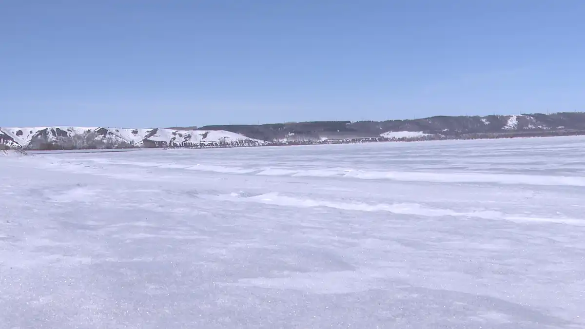 Река Кама около Нижнекамска весной