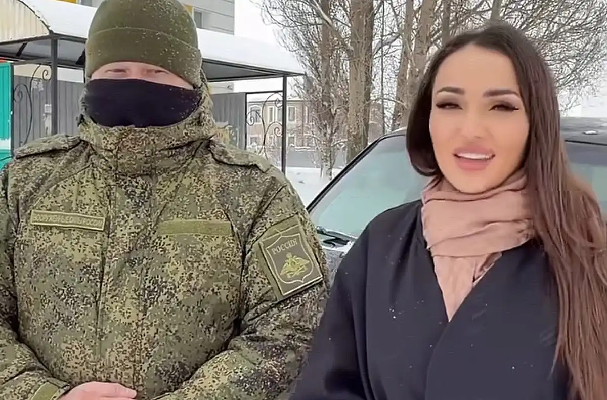 Фронтка ярдәм иткән өчен: татар эстрада җырчысы Илмира Нәгыймова дәрәҗәле бүләк алды