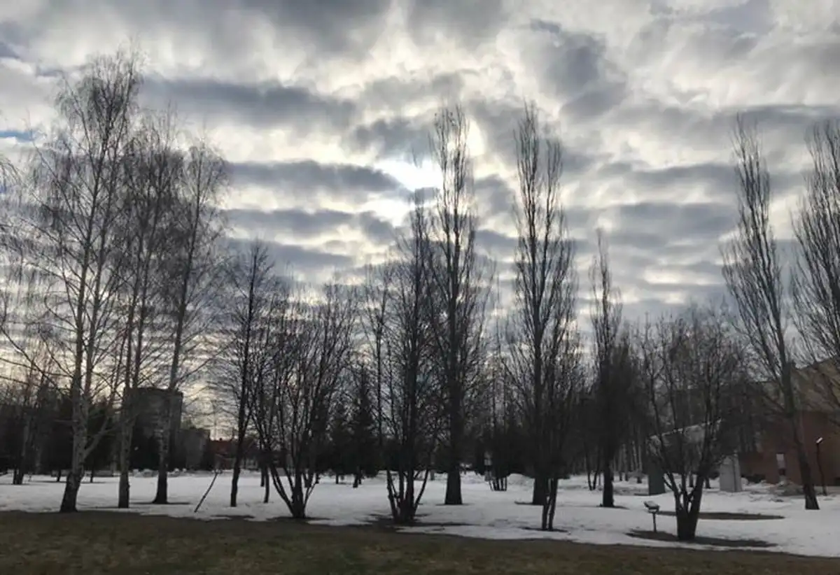 погода весной облака в небе