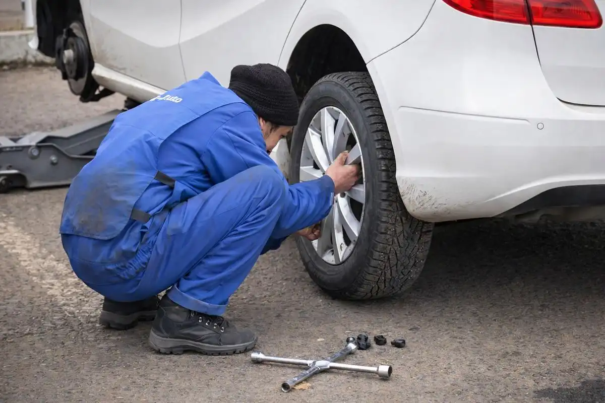 мастер меня покрышки на автомобиле