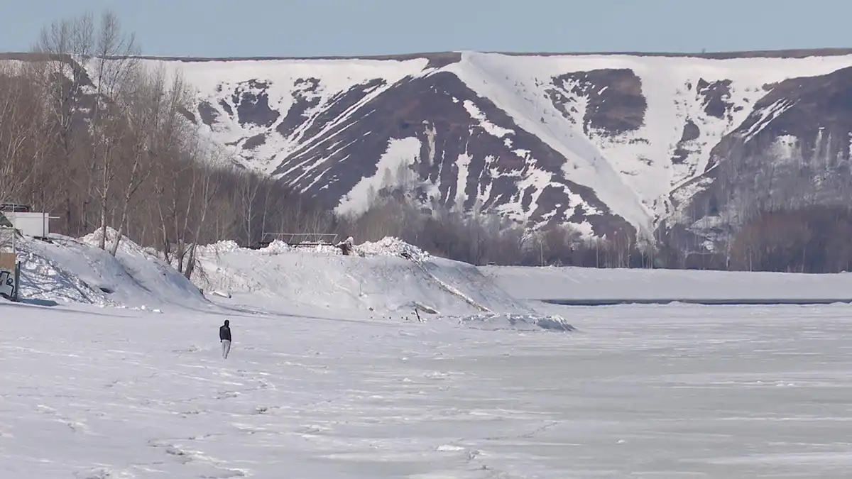 Река Кама около Нижнекамске в марте 2026 года