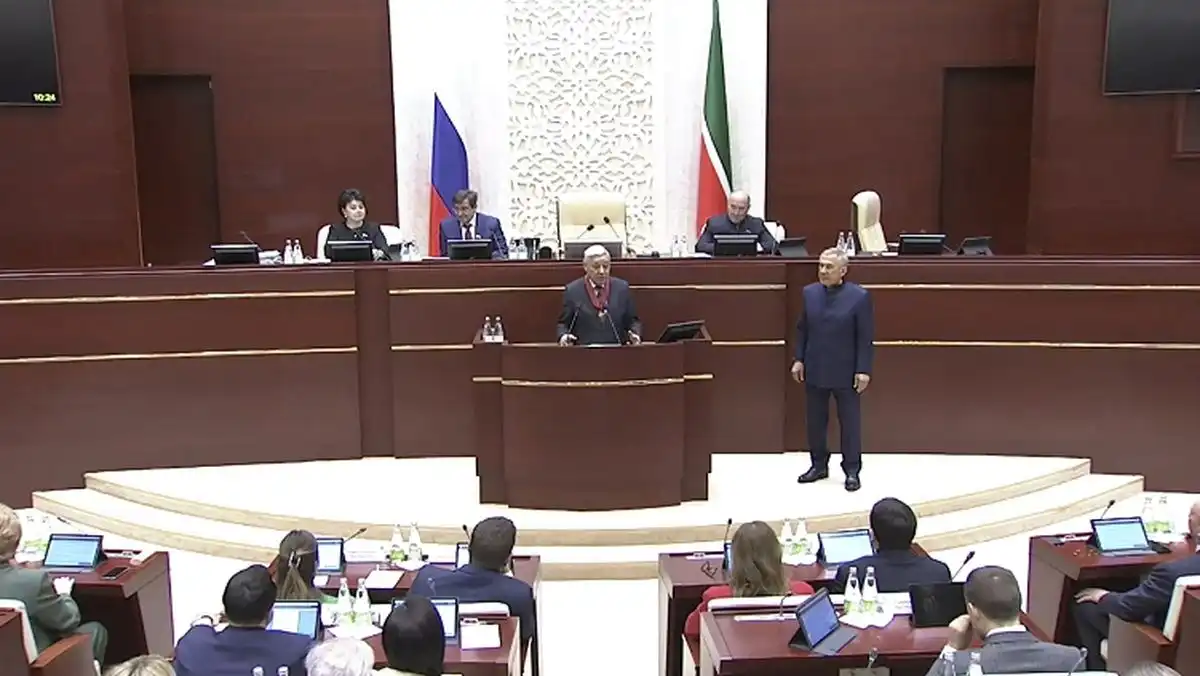 Фарид Мухаметшин заявляет о сложении полномочий председателя Госсовета Татарстана