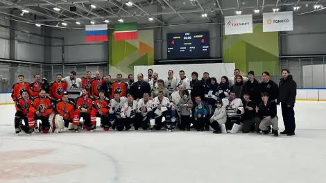 Нижнекамцы взяли «серебро» в решающем матче дивизиона 40+ Ночной хоккейной лиги - телеканал НТР 24