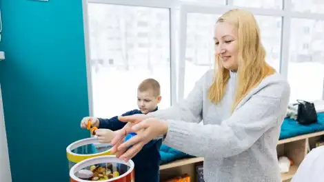 От крышечки до талисмана: семьи сотрудников «Нижнекамскнефтехима» провели «Экосубботу» в экодоме СИБУРа - телеканал НТР 24