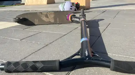 В России вводят обязательные госномера для электросамокатов: новый ГОСТ утвержден - телеканал НТР 24