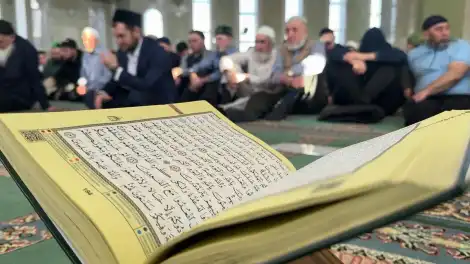 Рустам Минниханов поздравил татарстанцев с праздником Ураза-байрам - телеканал НТР 24