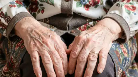 В Нижнекамске мошенники провели «онлайн-обыск» в квартире подростка и похитили накопления его бабушки - телеканал НТР 24