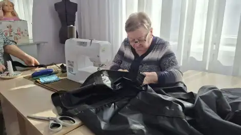 Волонтеры группы «Веста» шьют пятиточечники для бойцов - телеканал НТР 24