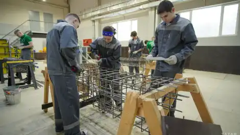 В Татарстане за 2025 год трудоустроено более 15 тысяч молодых специалистов - телеканал НТР 24