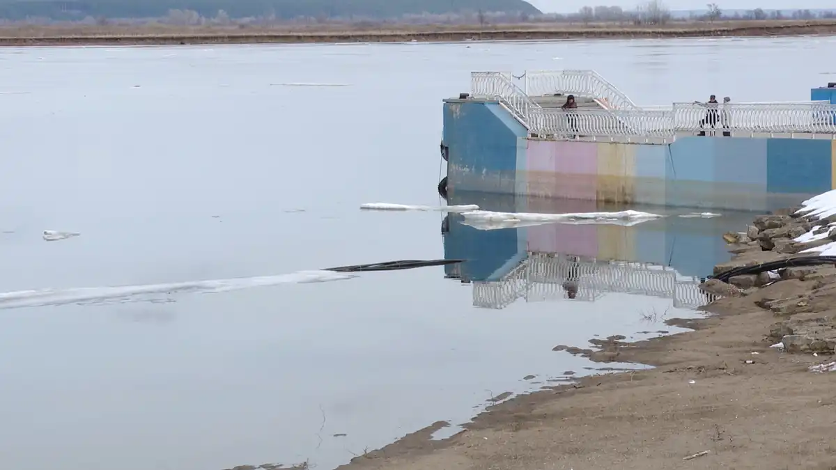 Причал на берегу реки Кама в Нижнекамске
