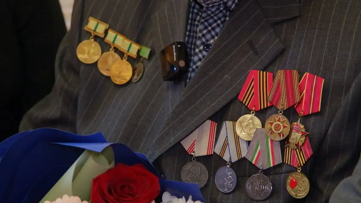Медали на груди ветерана войны