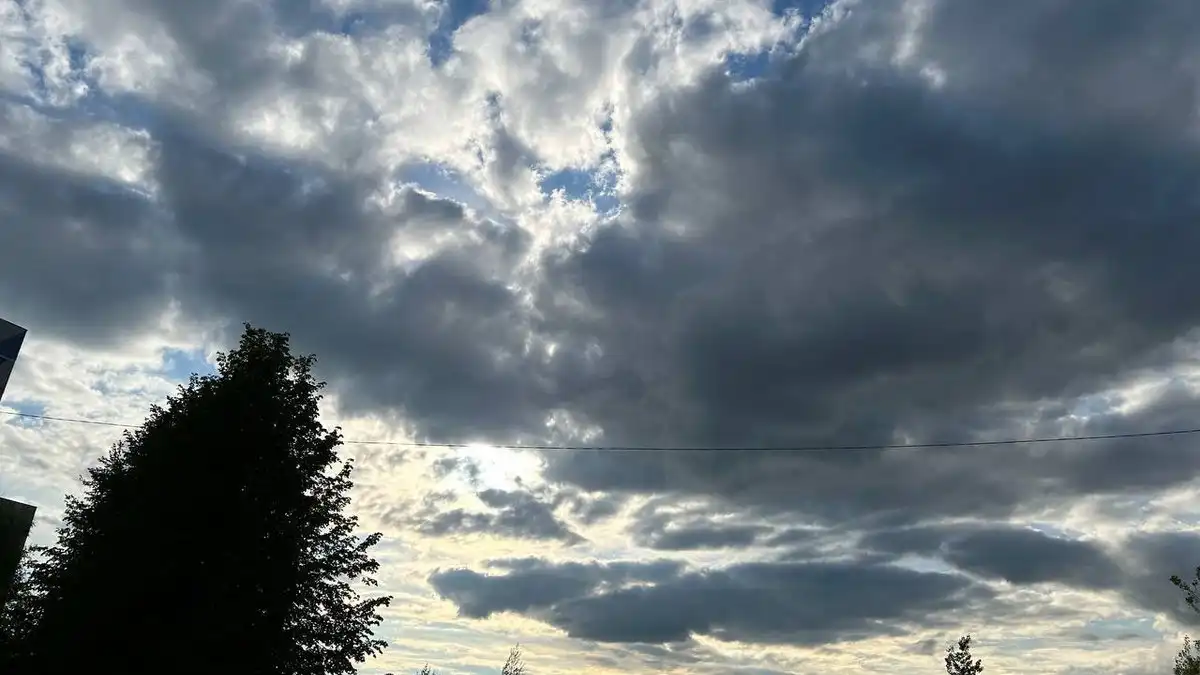 Солнце скрылось за тучами