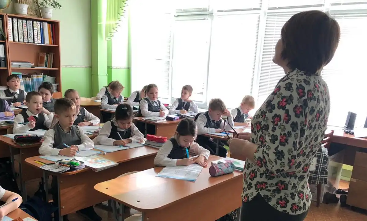 В Татарстане появится программа финансового поощрения лучших педагогов татарского языка