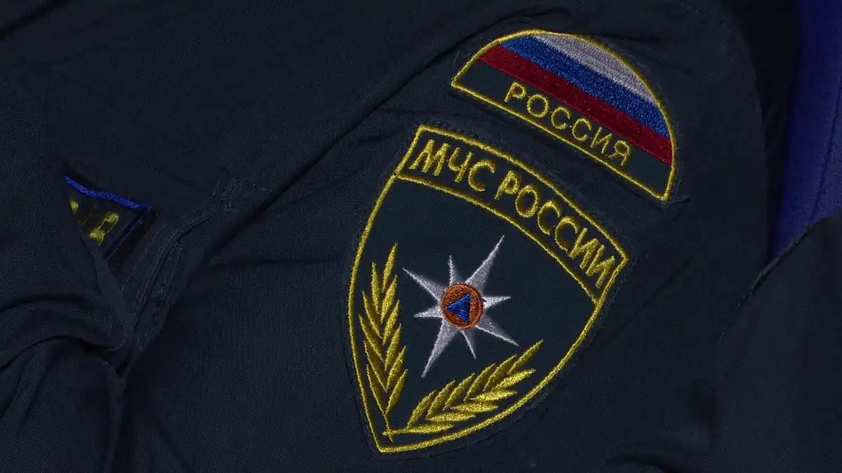 шеврон мчс россии на форме сотрудника