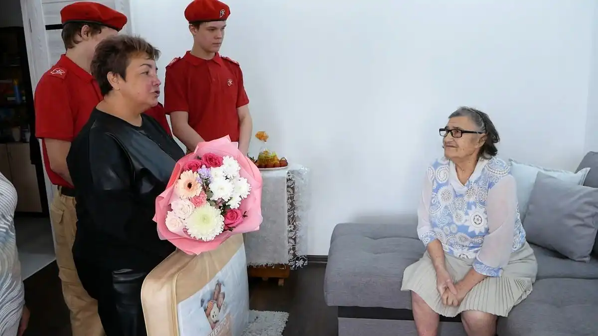 В Нижнекамске навестили бывших узниц нацистских концлагерей Альбину Дыранову и Анну Газизову