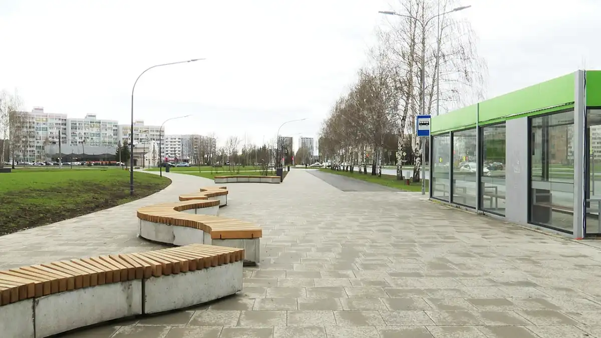 Сквер «75-летия Татнефти» на проспекте Вахитова в Нижнекамске