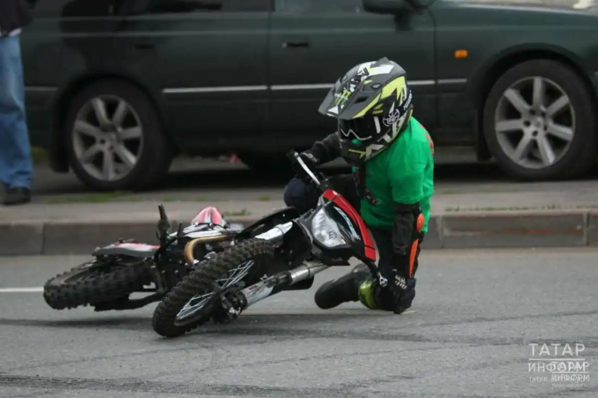 мальчик на питбайке