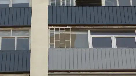 В Нижнекамске идут работы по замене разбитых стёкол после происшествия 31 марта - телеканал НТР 24